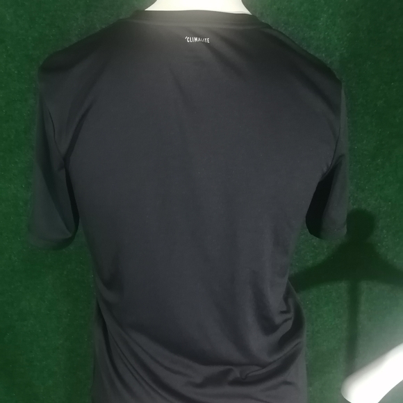 Adidas tshirt - Picture 4 of 4